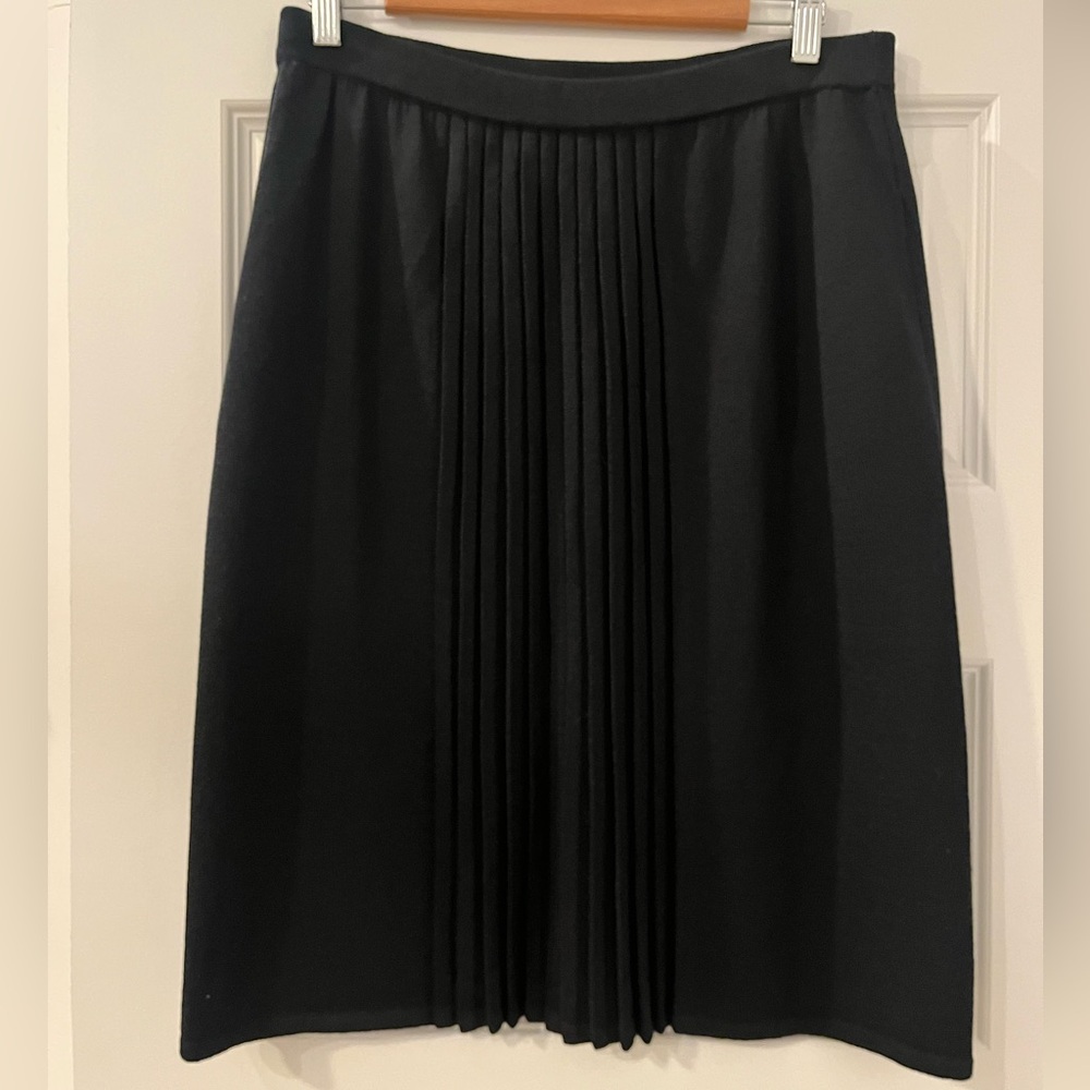 St. John Classic Black A-Line Skirt